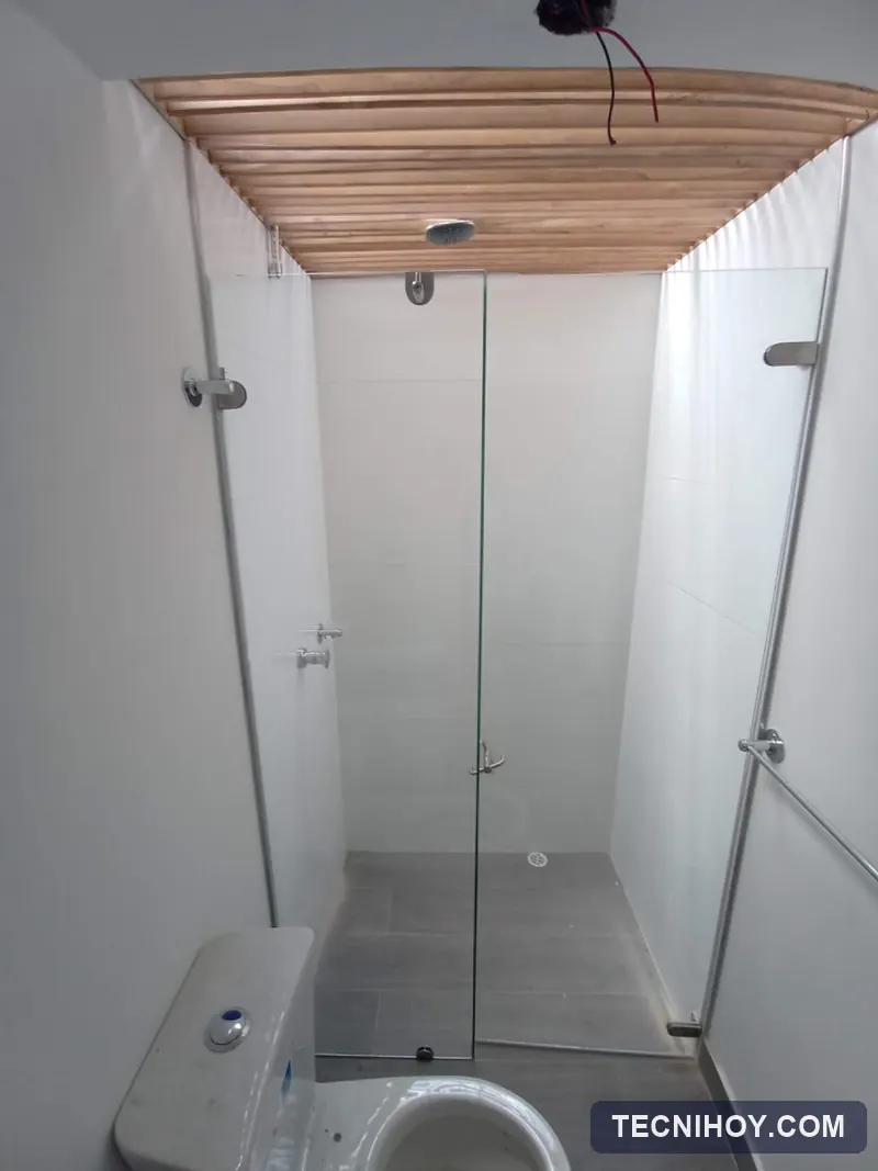 División de baño batiente en vidrio templado