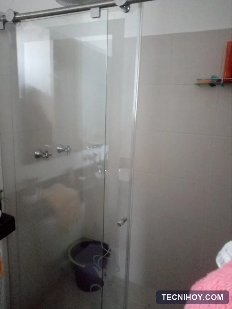 División de baño corrediza en vidrio templado