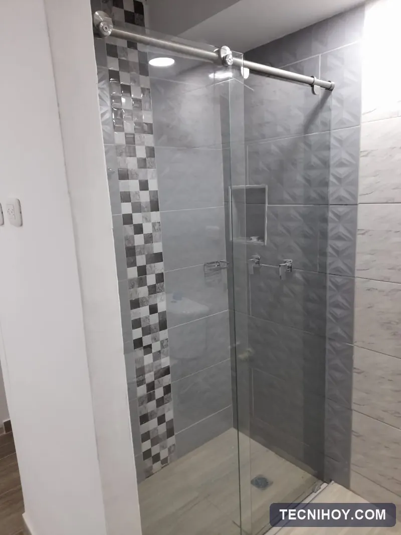 División de baño corrediza en vidrio templado