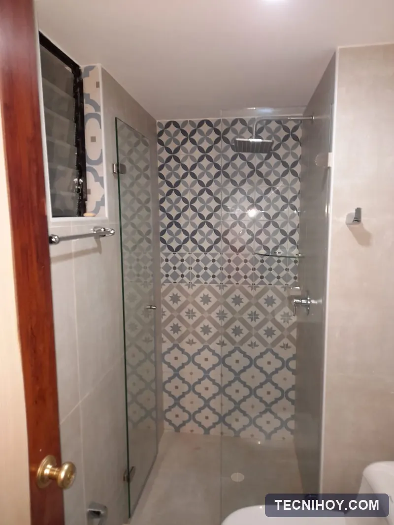 División de baño corrediza en vidrio templado