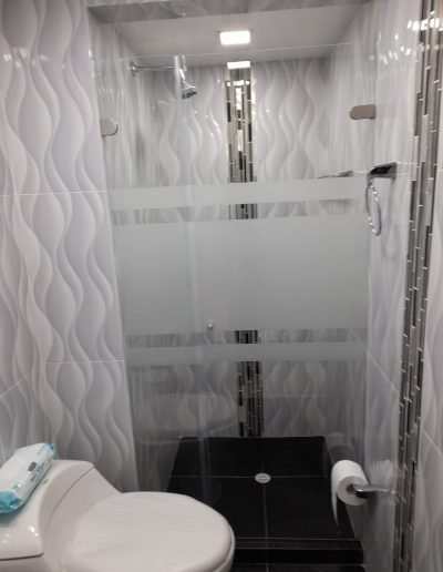 Divisiones para baño en vidrio Bogotá